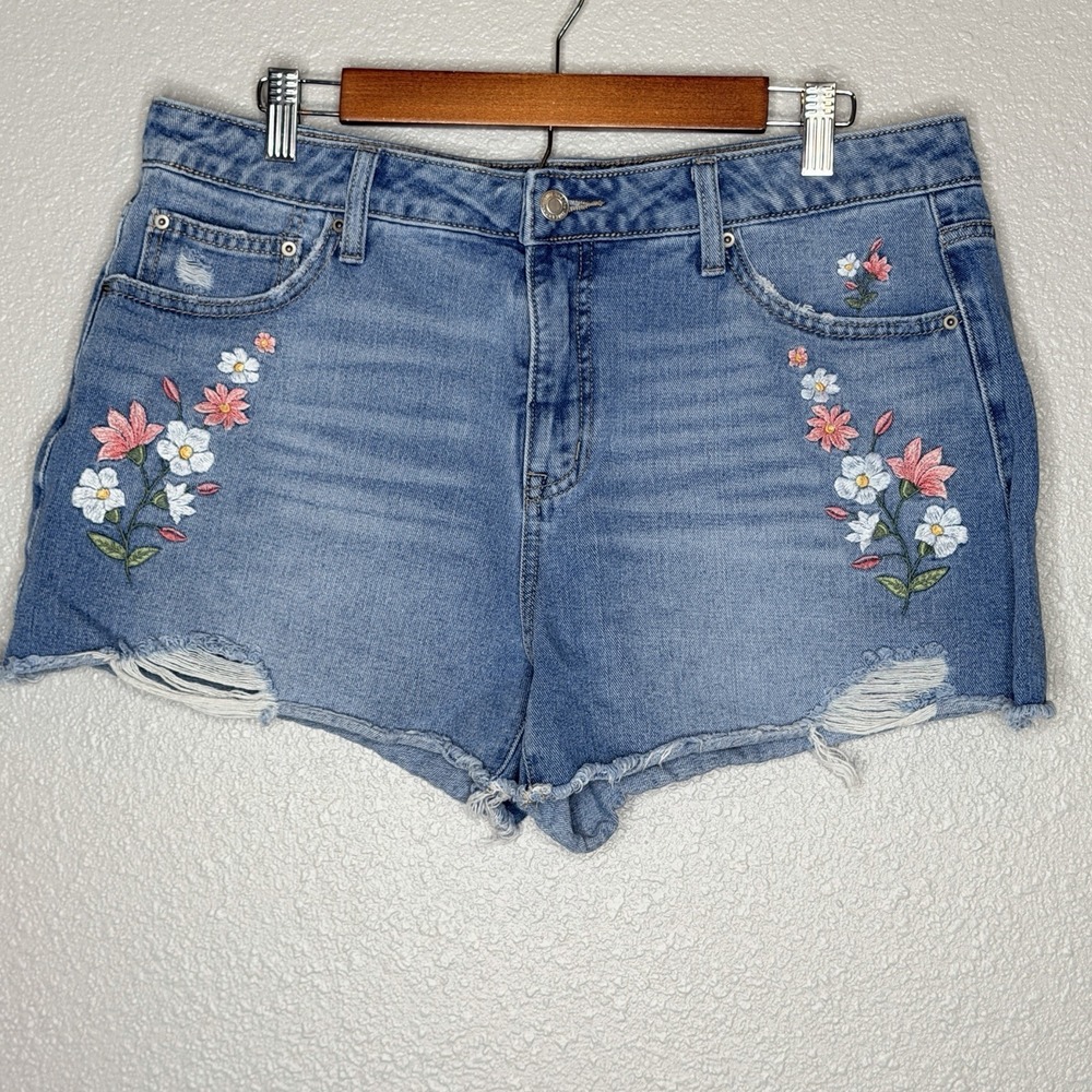 Embroidered Floral Light Blue Denim Shorts - Women